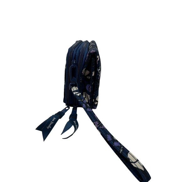 Vera Bradley Ultralight RFID 3-in-1 Crossbody Bag in Fleur Medallion - Picture 4 of 12